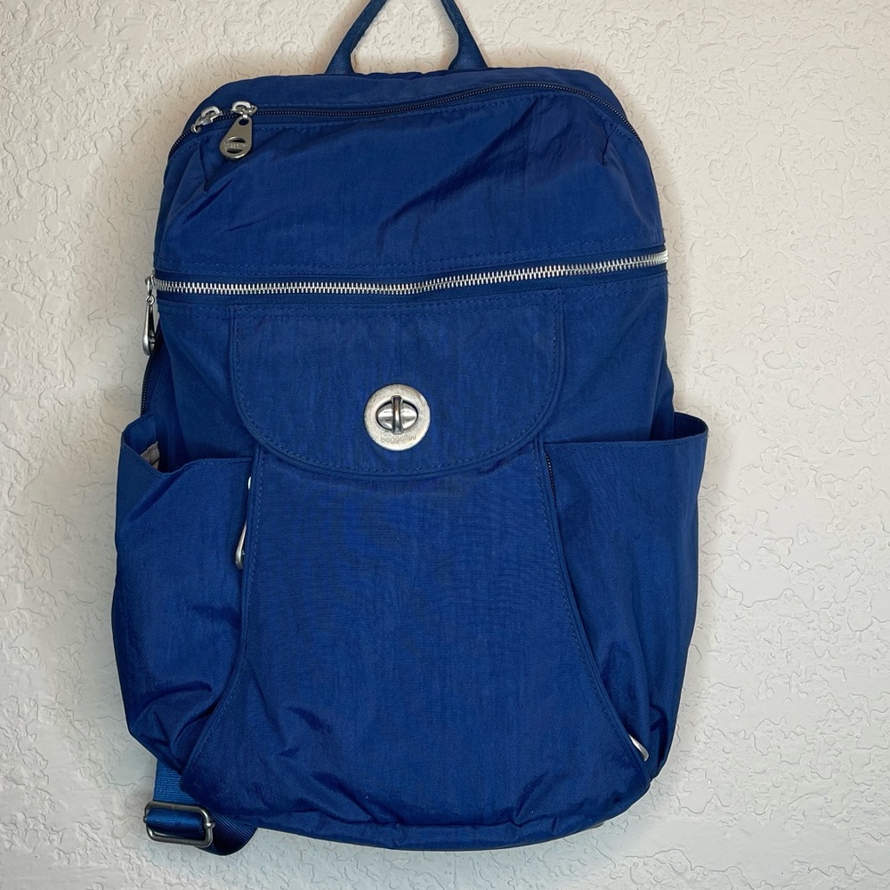 Baggallini Dallas Convertible Royal Blue Backpack
